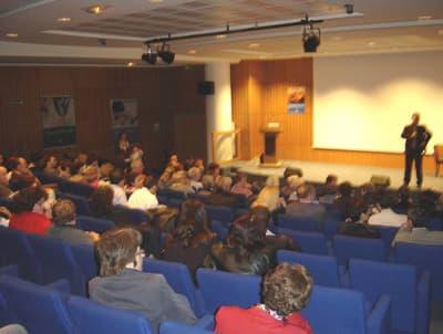 Conférence d’information et de communication à destination des professionnels de santé.